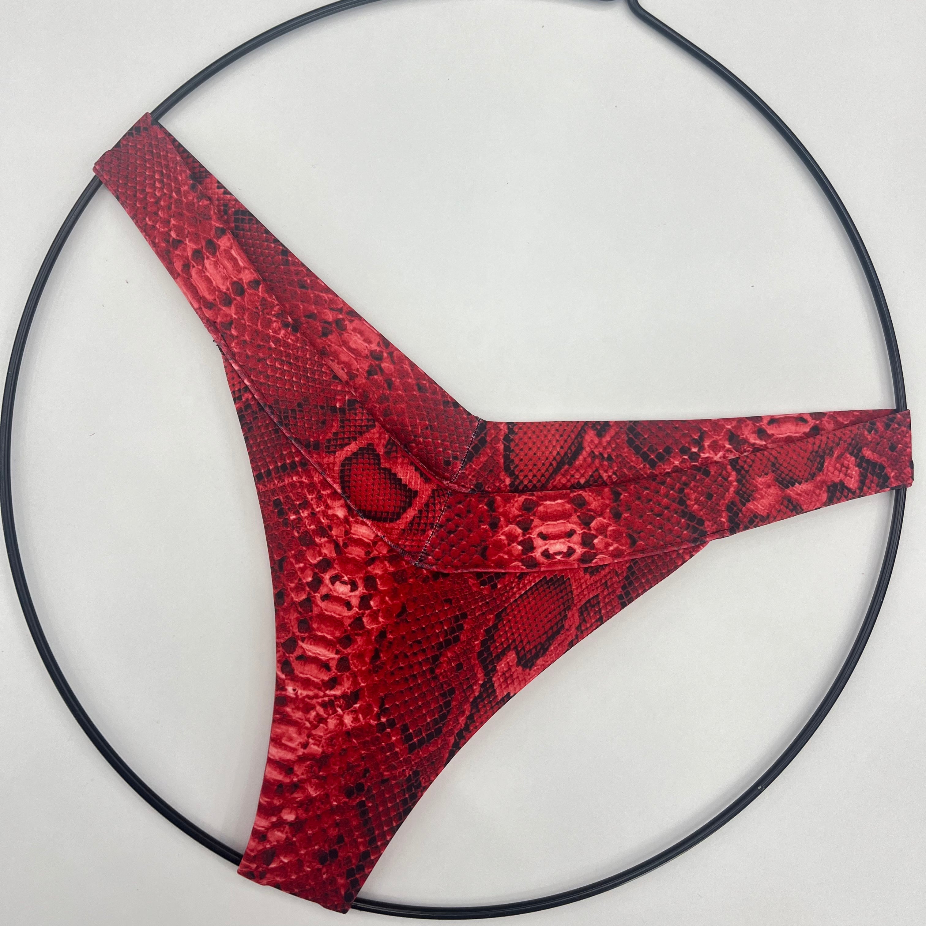 Sssmokin Hot // Bottom