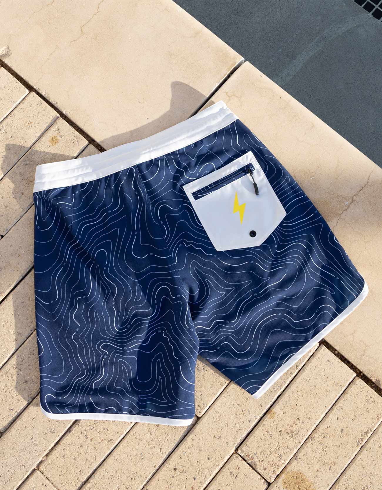 A BOLT OF FRESH AIR - REMANSO 17" BOARDSHORTS