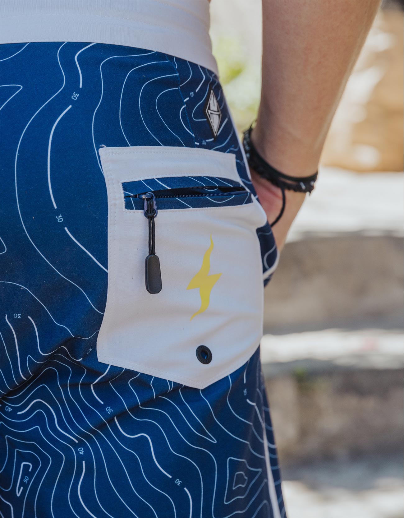 A BOLT OF FRESH AIR - REMANSO 17" BOARDSHORTS