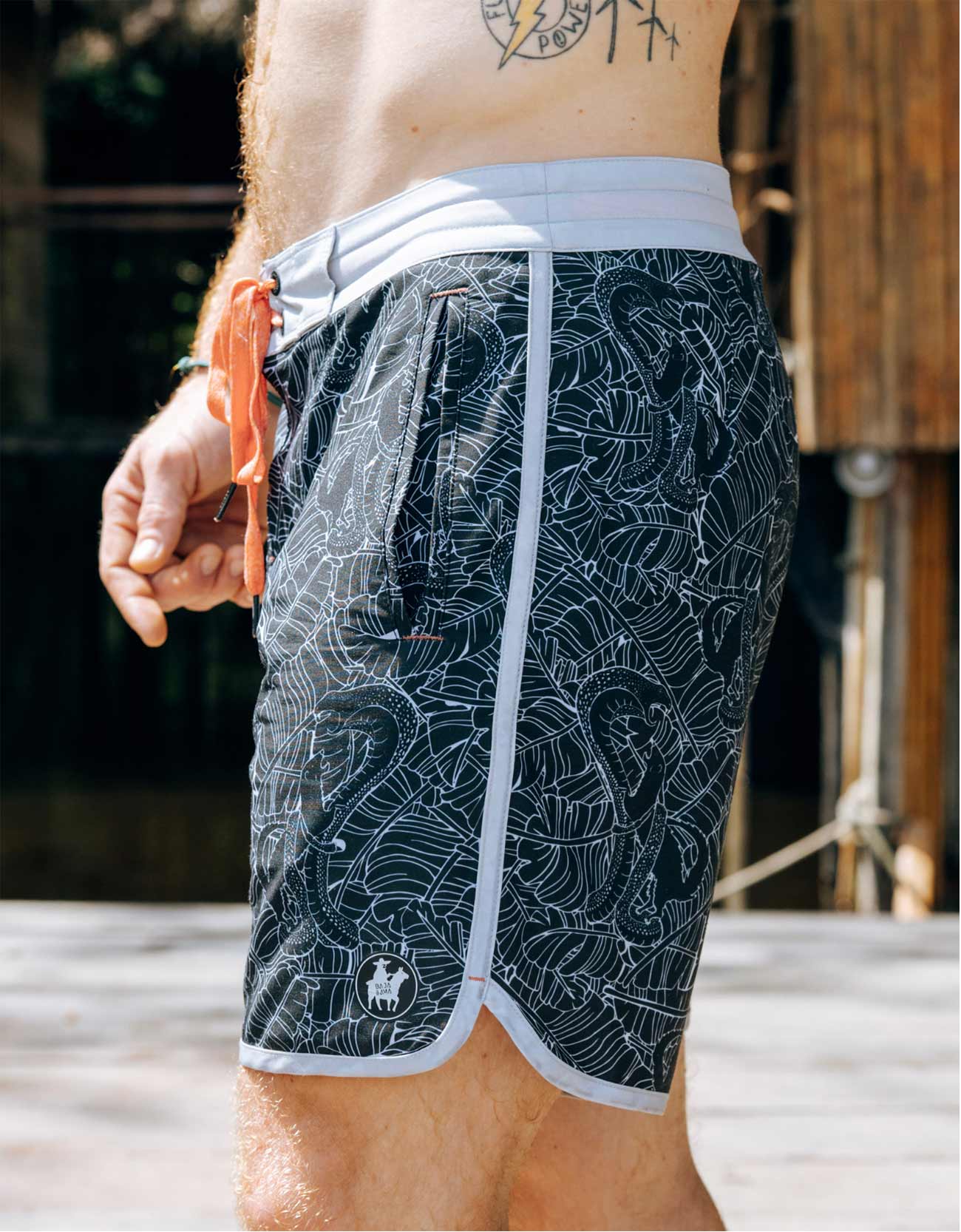 FAIR FIGHT BLACK - REMANSO 17" BOARDSHORTS