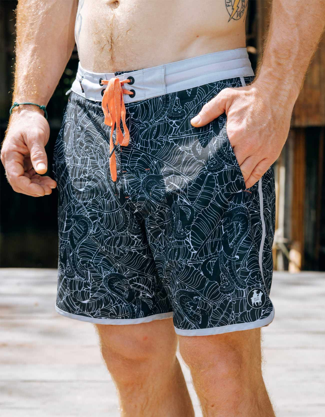FAIR FIGHT BLACK - REMANSO 17" BOARDSHORTS