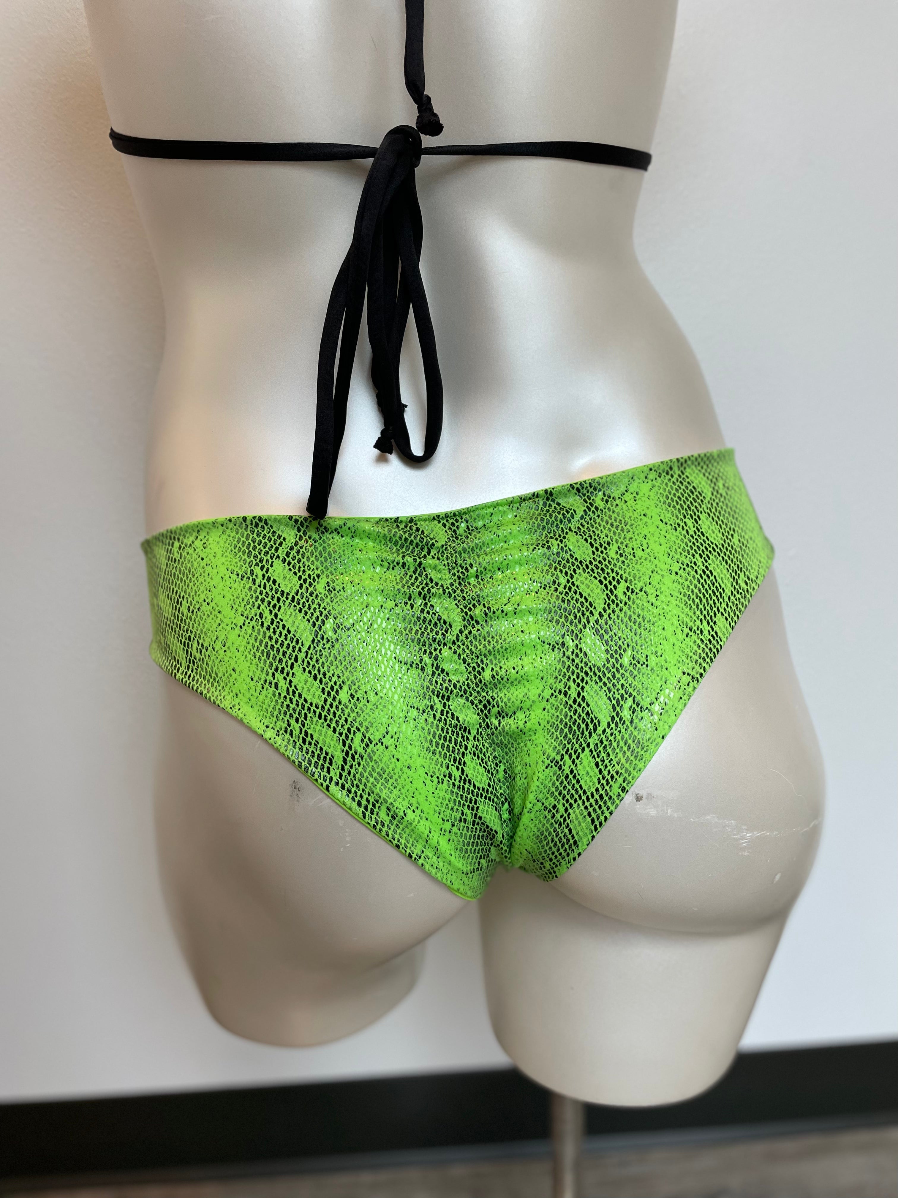 Green Snake // Bottom