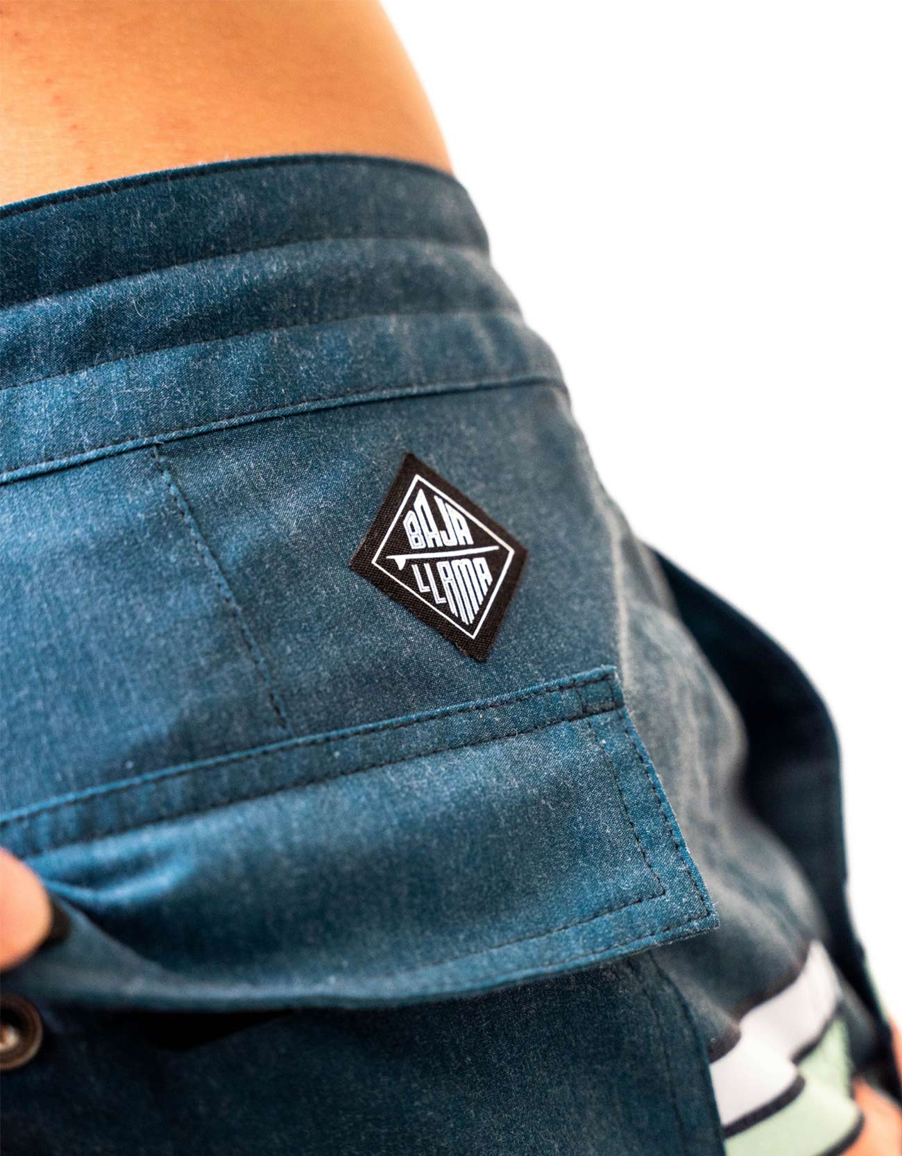 STRIPED THIEVES - SHIPWRECKS 18" BOARDSHORTS