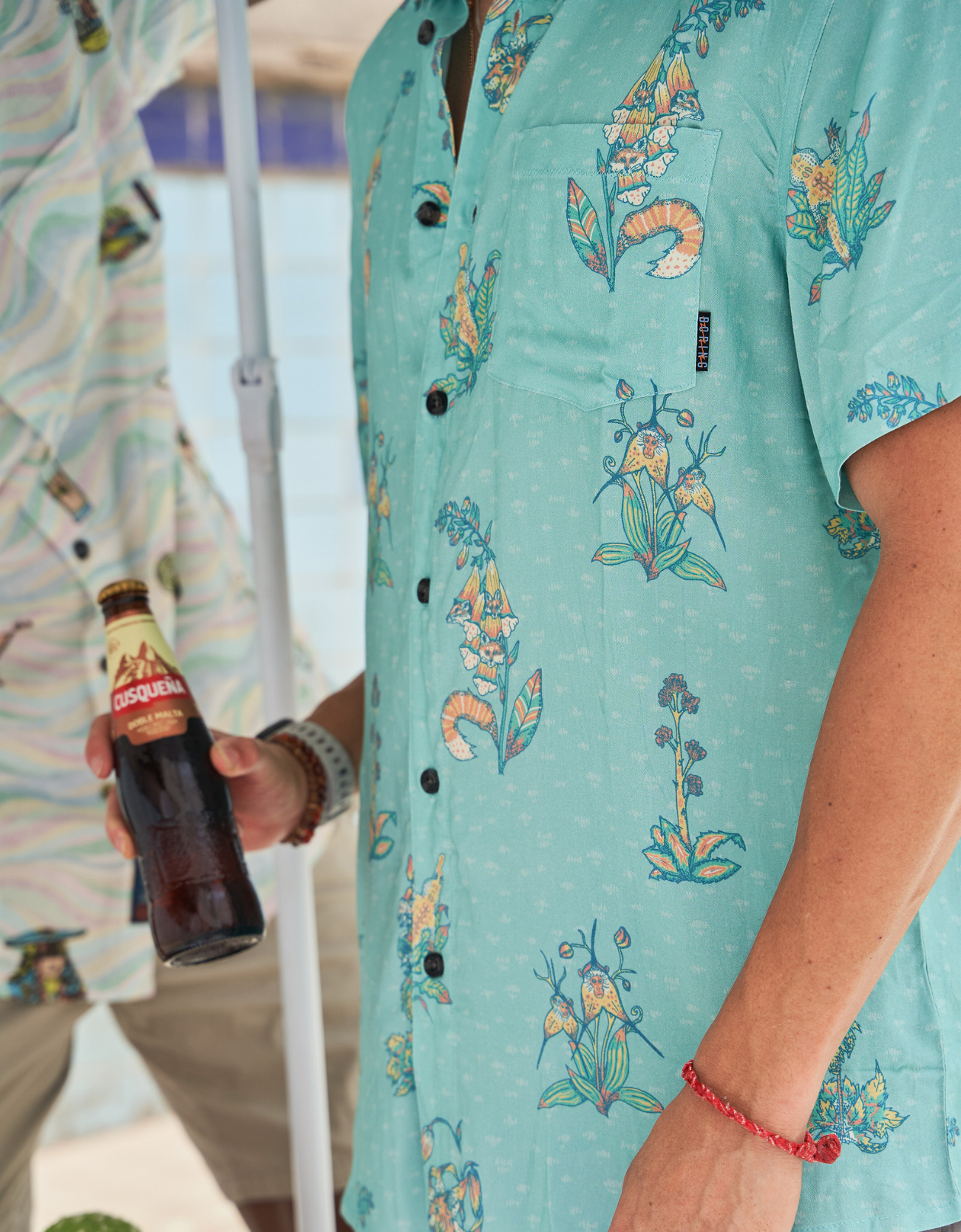 FLOWER PERSONALITIES - NIGHTHAWK™ BUTTON UP